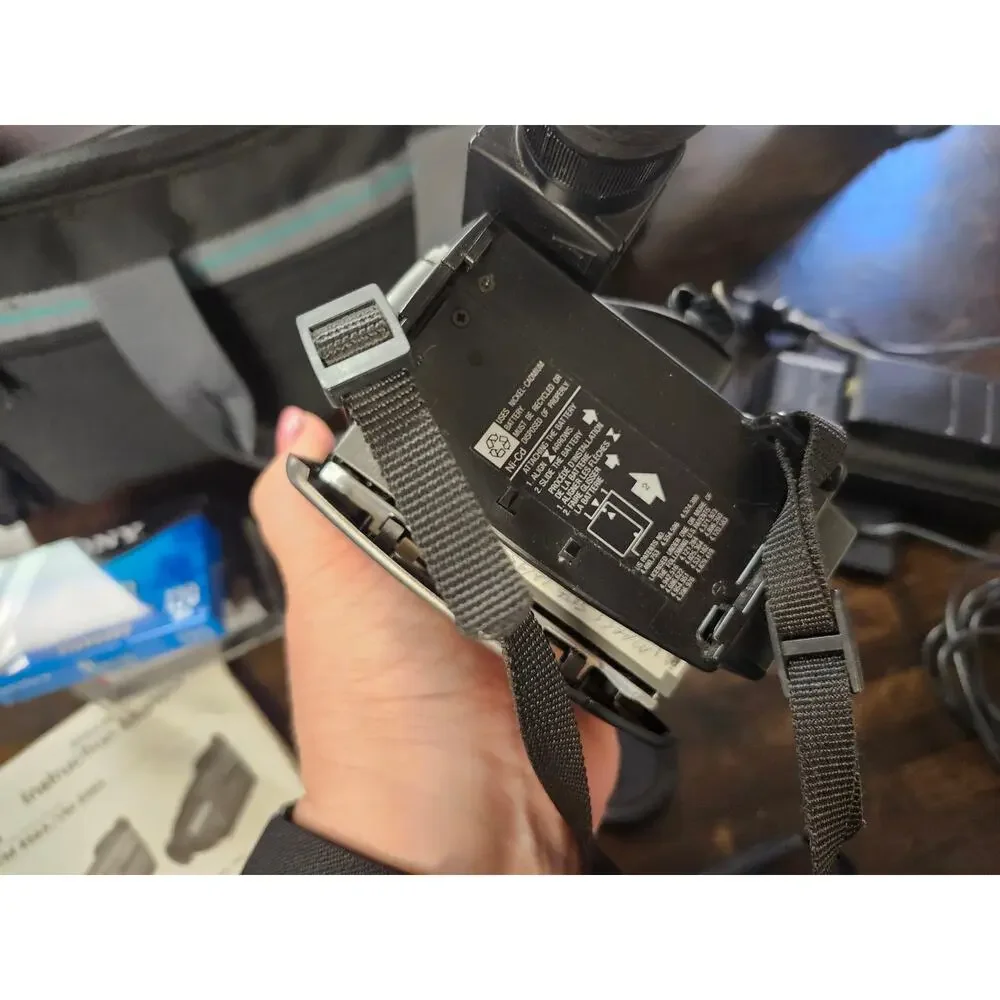 Hitachi VM-E58A 8mm Video Camcorder Camera Recorder Bundle Pack For Parts